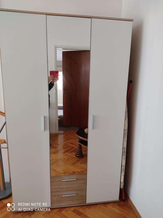 Ivana Šibenik Esterno foto